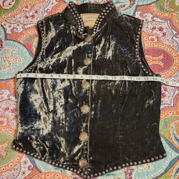 Double D Ranch Wear Studded Concho Green Crushed Velvet Vest | Size Medium - Picture 10 of 12
